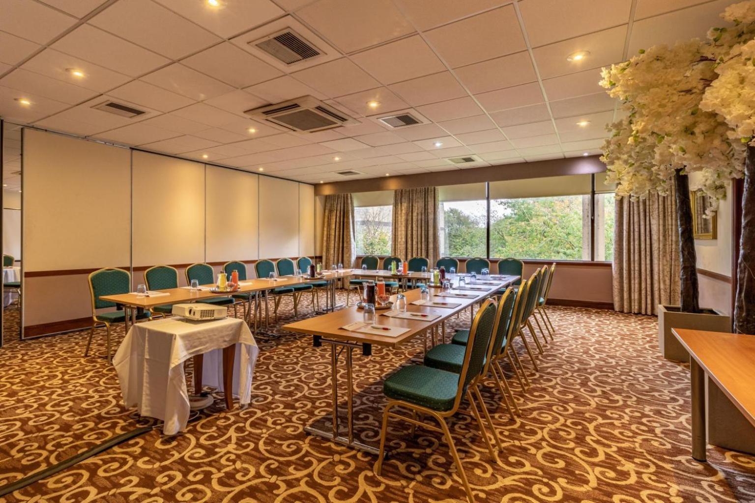 Britannia Leeds Bradford Airport Hotel Bramhope Buitenkant foto