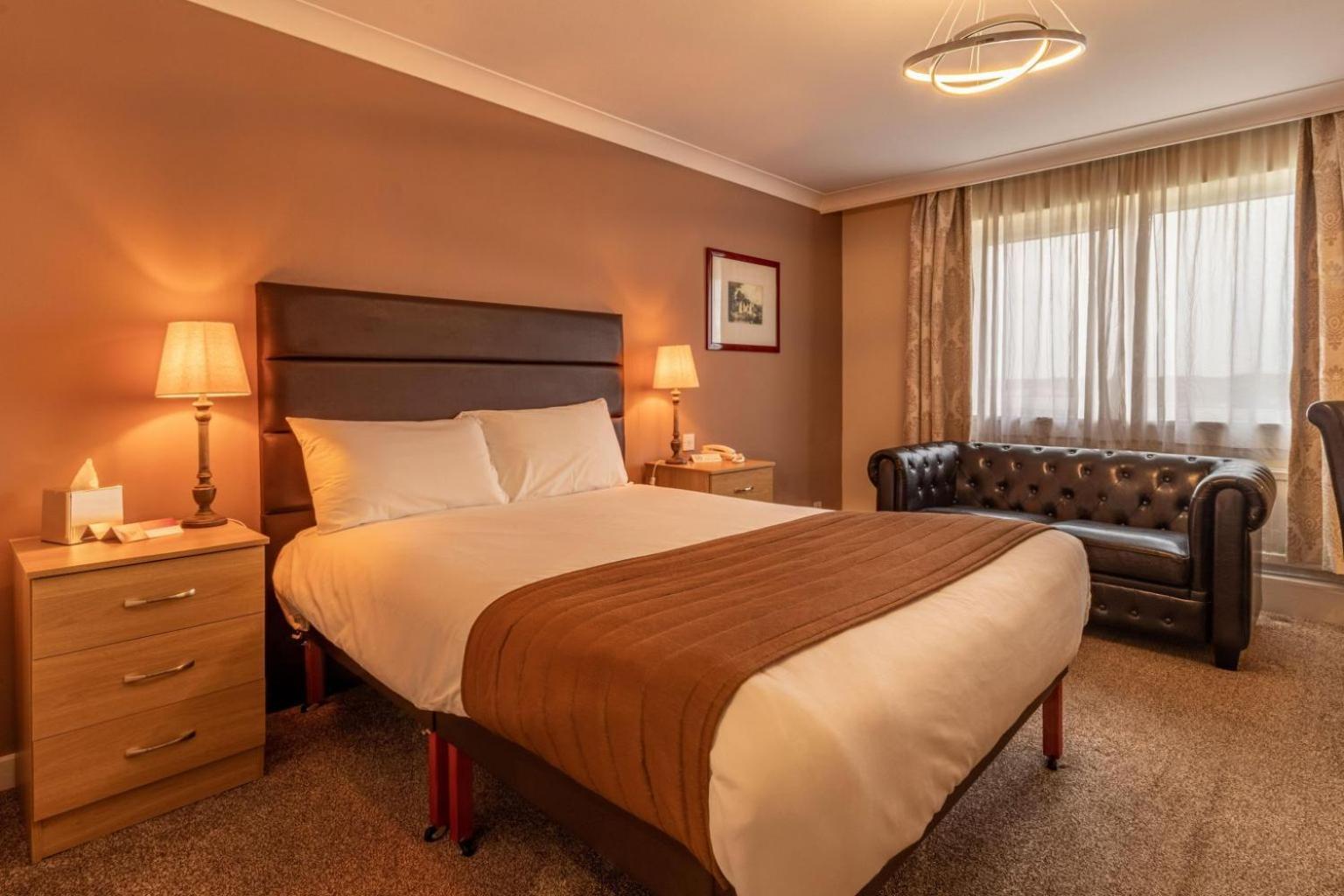 Britannia Leeds Bradford Airport Hotel Bramhope Buitenkant foto