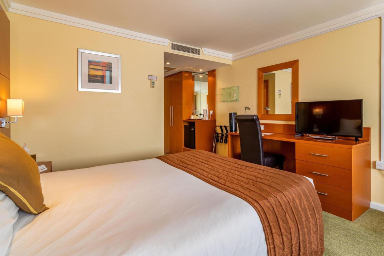 Britannia Leeds Bradford Airport Hotel Bramhope Buitenkant foto