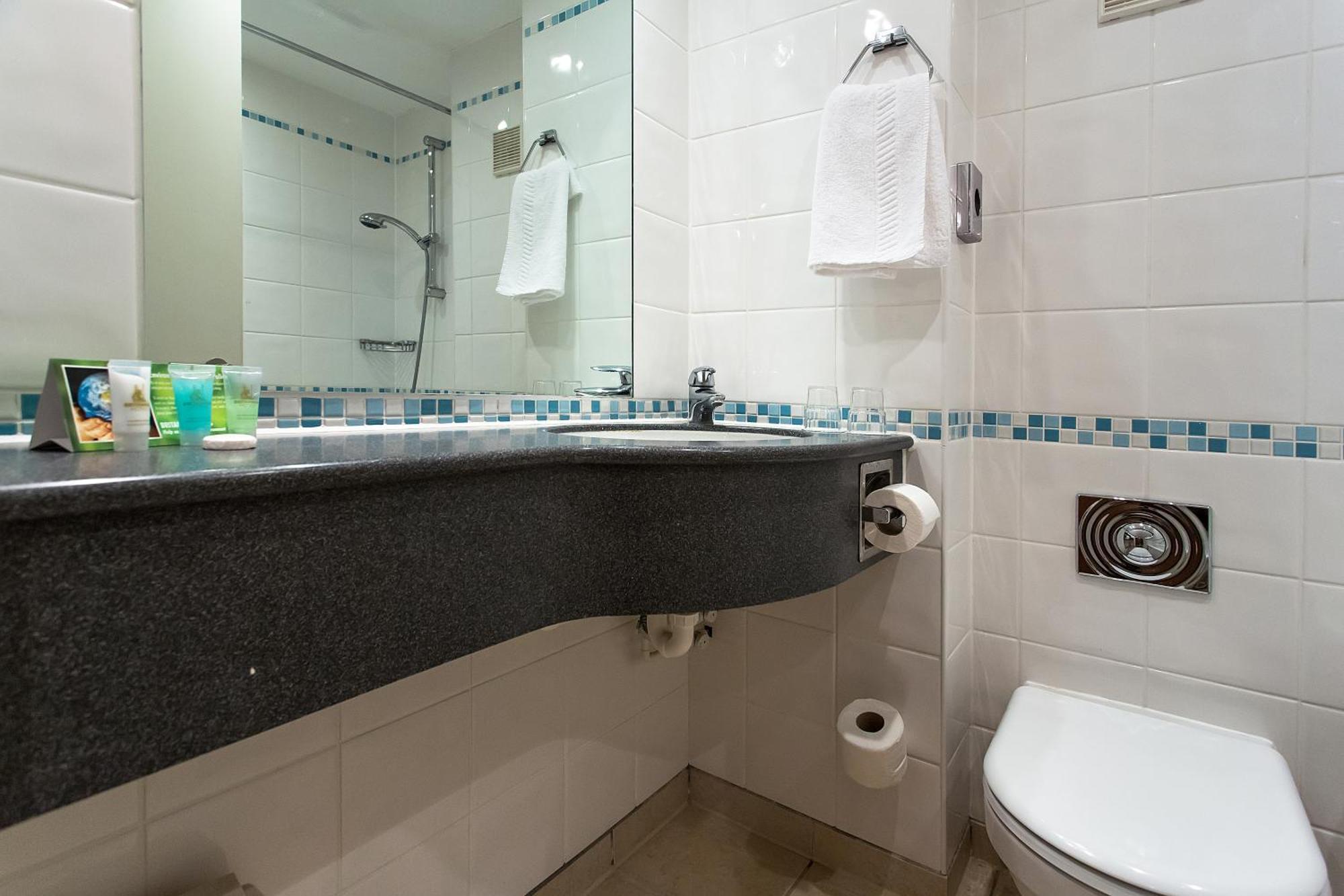 Britannia Leeds Bradford Airport Hotel Bramhope Buitenkant foto